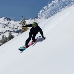 Jones Dream Weaver 148 Snowboard Femmes AM 10 Jones Dream Weaver 148 Snowboard Femmes AM -SKIBOETIEK jones dream weaver action2 22158