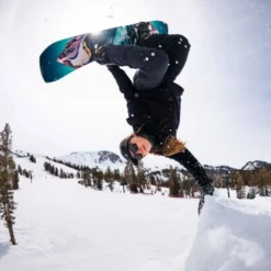 Jones Twin Sister 146 Snowboard Femmes All Mountain / Freestyle -SKIBOETIEK jones twin sister 146 female snowboard action2 22157