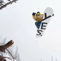 Yes Basic Snowboard AM 7 Yes Basic Snowboard AM -SKIBOETIEK yes basic 158 snowboard 2023 action 22127